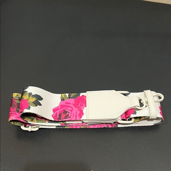 Betsey Johnson | “Cream Skull Boss” Bucket w/ Floral Strap - Picture 11 of 15